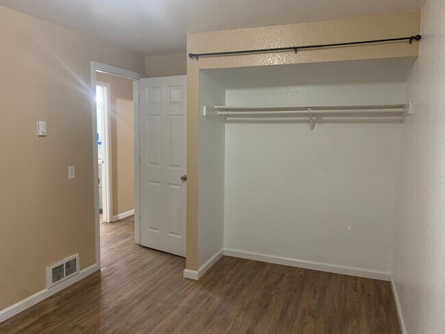 Foto del edificio - 6723 Kinwood Park Ln SE