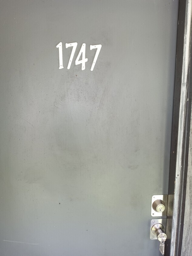 Primary Photo - 1747 S Court St
