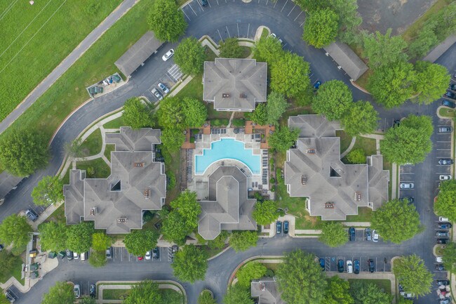 Foto aérea - The Apartments at Tamar Meadow