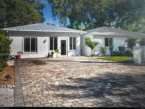 Building Photo - 4 Transylvania Ave