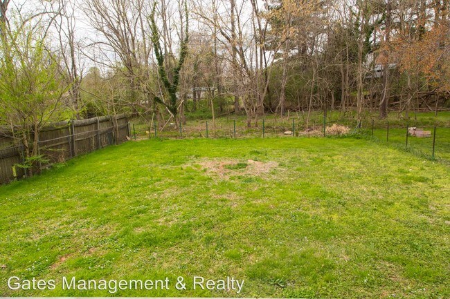 Building Photo - 1505 Mt View Ct