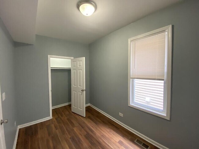 Foto del edificio - 8441 S Essex Ave