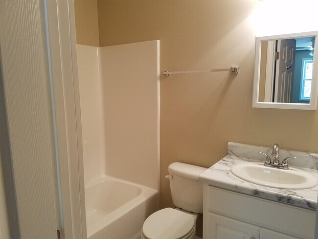 Foto del edificio - 109 Rebecca Dr