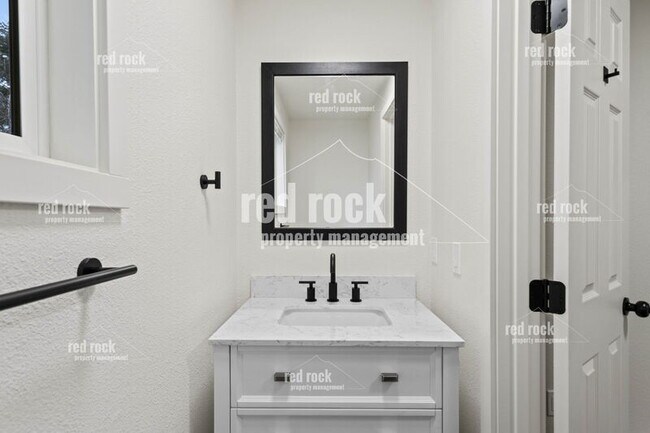 Foto del edificio - 4207 N Abbey Rd