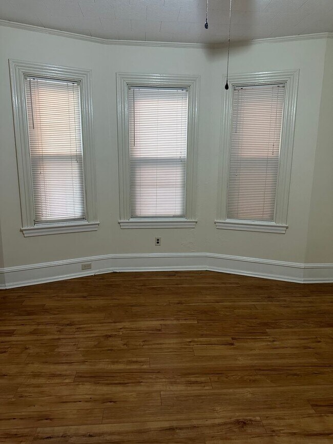 Foto del edificio - 825 Columbia Ave