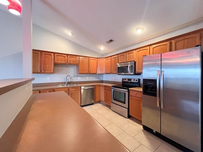 Foto del edificio - 2-Bedroom + office Condo Retreat with Pool Access