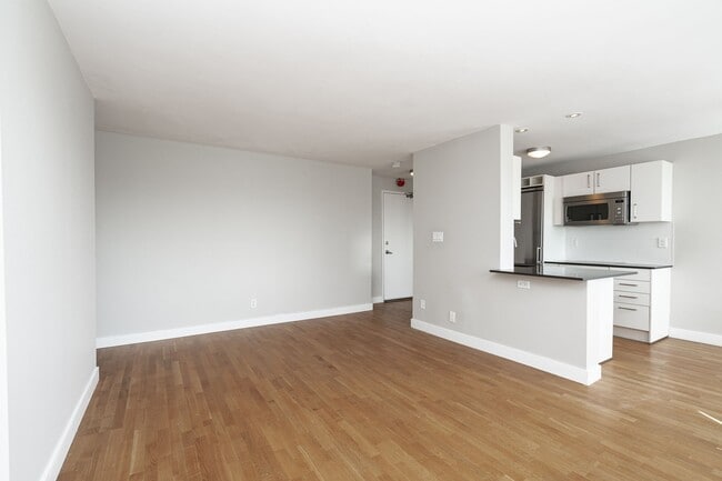 Building Photo - 95 Jameson Ave