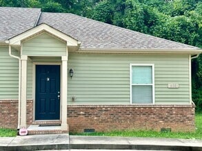Building Photo - 800 Martin St