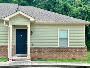 Building Photo - 800 Martin St