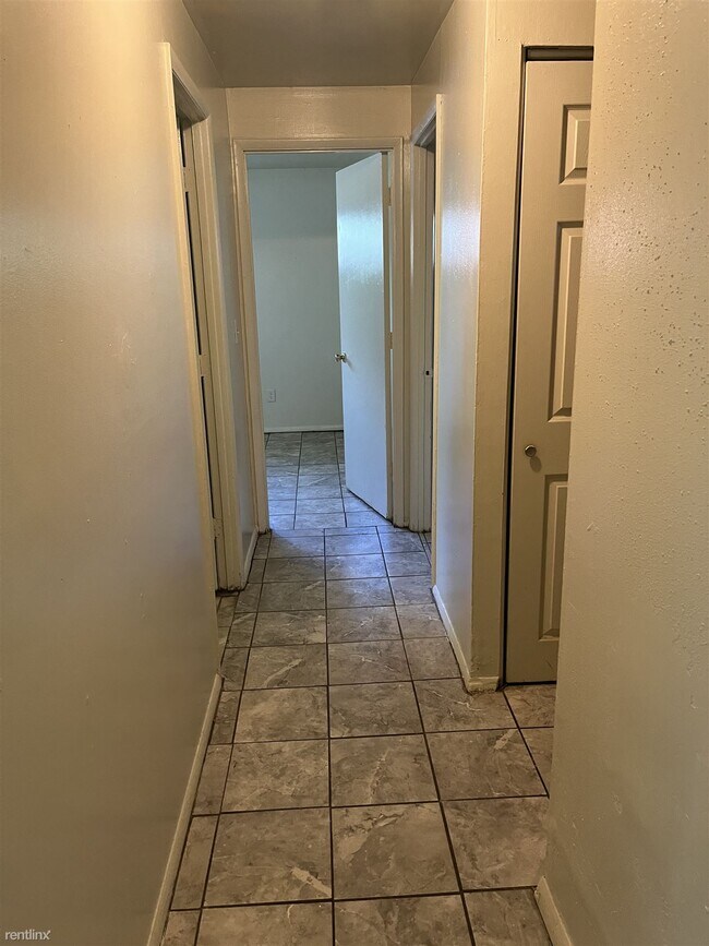 Foto del edificio - 3 br, 1 bath House - 5920 Chambersburg Road