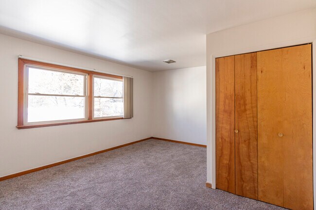 El Claro - Vivir - Highland Apartments (Highland Caddis, LLC)