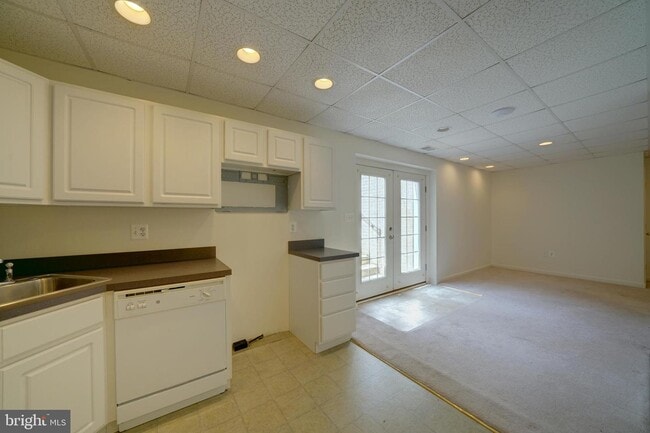 Building Photo - 7998 Martown Rd