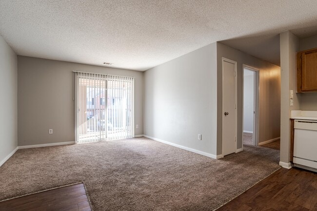 Building Photo - Brookside Pointe Apartments