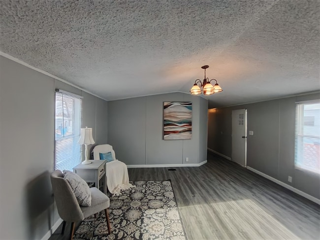 Foto del edificio - 77 Deerwood Park