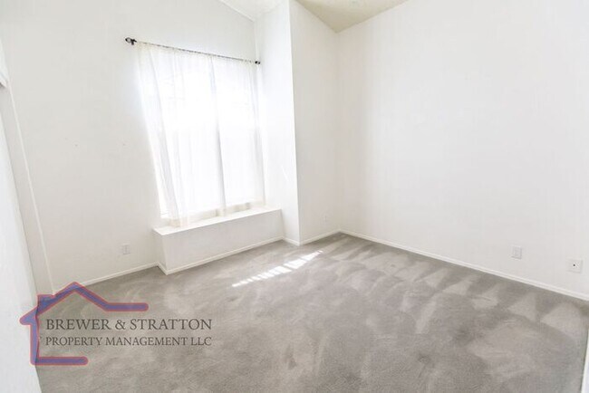 Foto del edificio - 455 S Mesa Dr