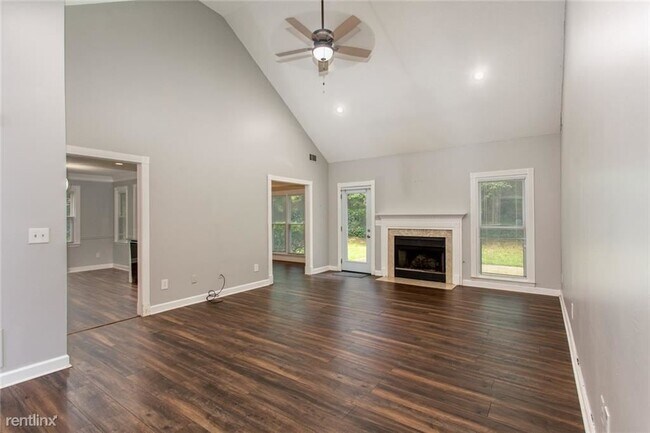Building Photo - 3 br, 2 bath House - 1007 Chateau Lane Se