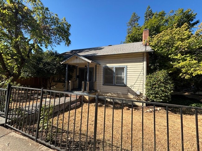 Building Photo - 2892 Coloma St