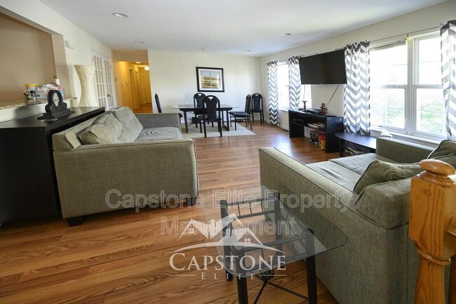 Foto del edificio - 206 Matthews Drive