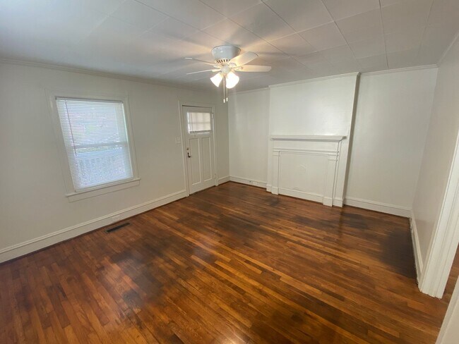 Building Photo - Renovated Walltown Duplex - Walk to Duke / 9th St Etc!