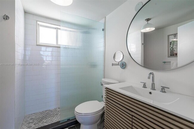 Foto del edificio - 9101 E Bay Harbor Dr