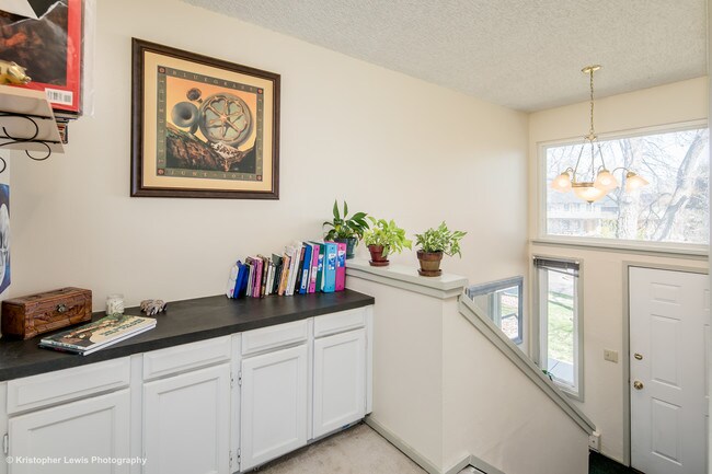 Building Photo - 1190 Poplar Ave