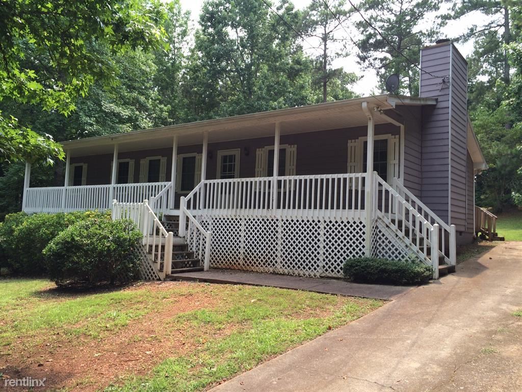 3 br, 2 bath House 6633 Oak Farm Dr SE House Rental in Acworth, GA