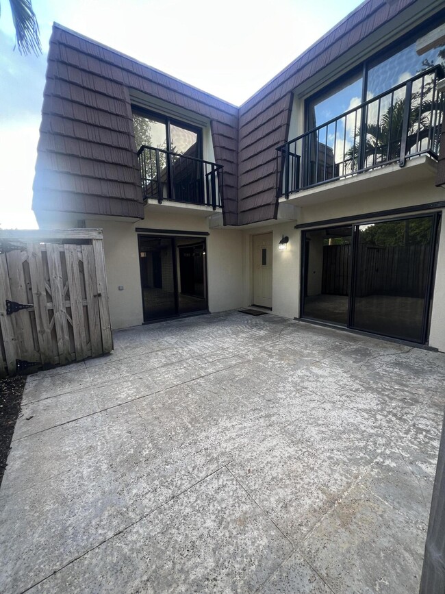 Building Photo - 2430 24th Ln