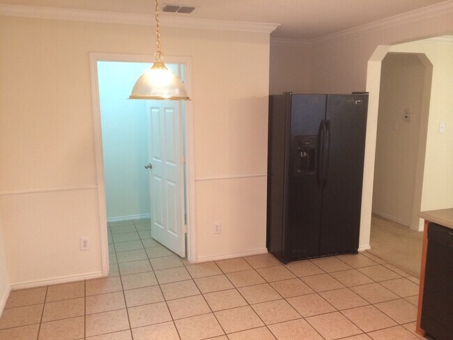 Building Photo - 16246 Stallion Ranch