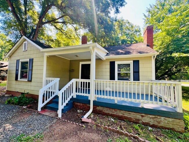 Building Photo - 400 N Linwood Ave