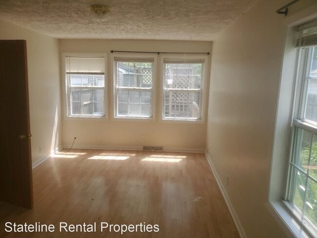 Building Photo - 2 br, 1 bath House - 327 Pennsylvania Ave