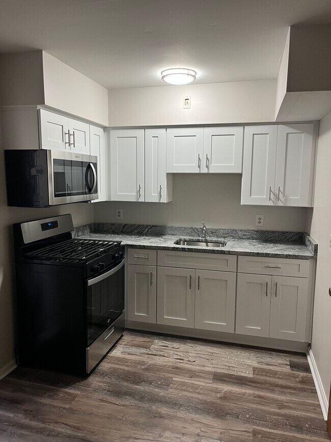 Building Photo - 1302 Midland Beaver Rd