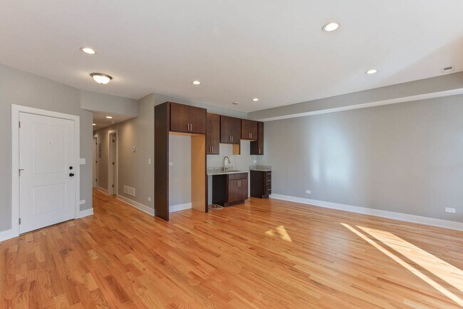 Foto del edificio - 6230 S Woodlawn Ave