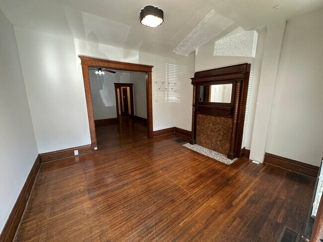 Foto del edificio - Michigan Ave 1495-1497 TNB