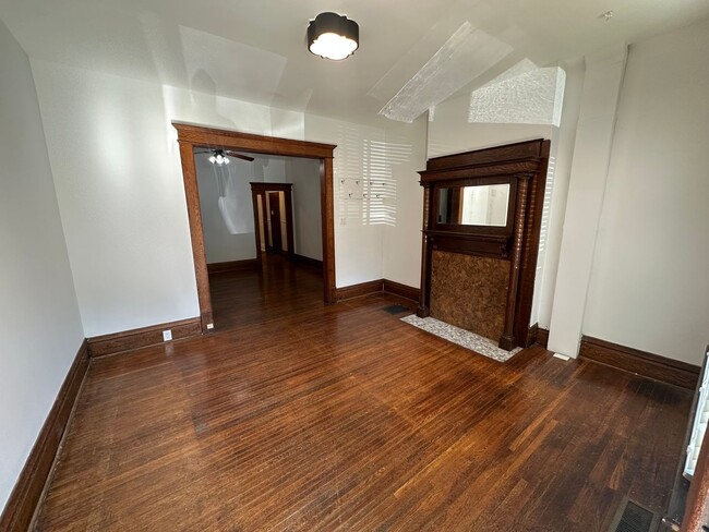 Building Photo - Michigan Ave 1495-1497 TNB