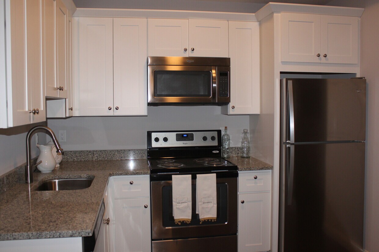 Building Photo - 10 Merrymount Rd