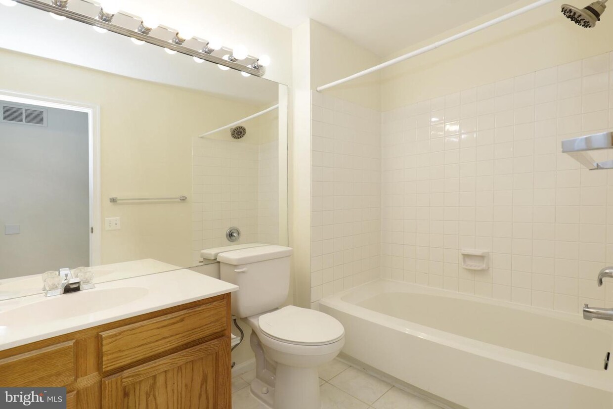 Foto principal - 8218 Winstead Pl