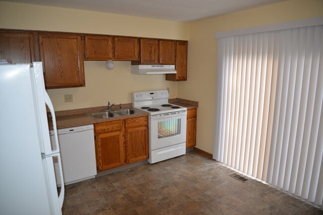 Kitchen - 892 Postiy St NW