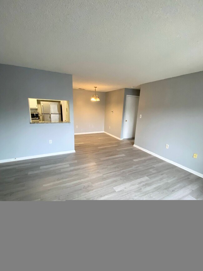 Building Photo - 1208 Ravens Crest Dr