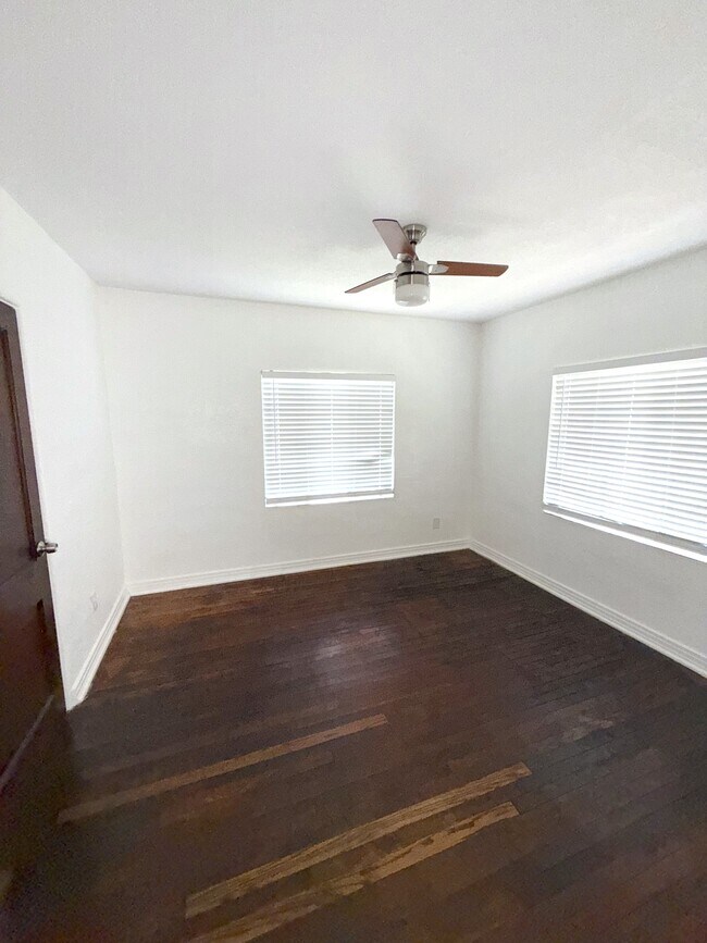 Foto del edificio - 1415 Asher Ln