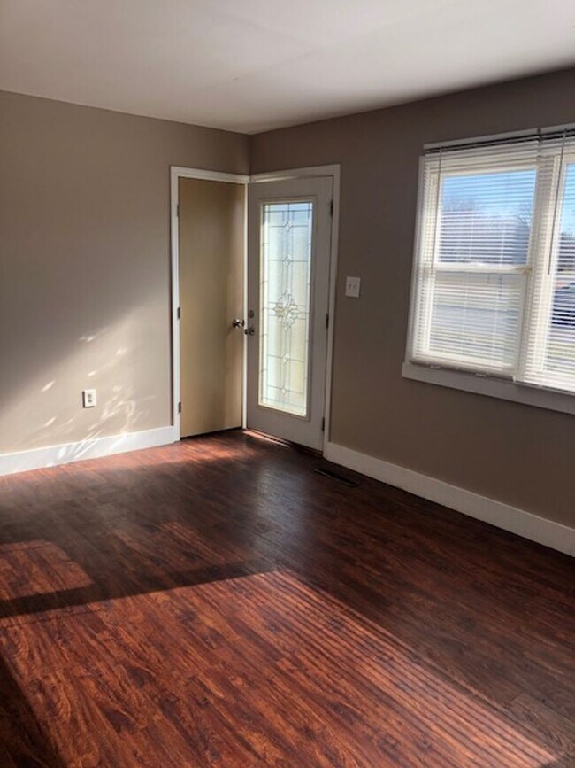 Foto del edificio - 3 Bedroom Ranch Home w/AC in Dayton **Ince...