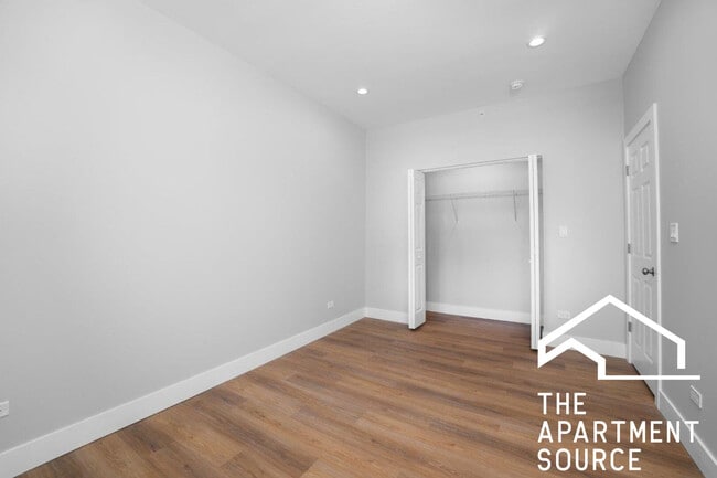 Foto del edificio - 1219 W Devon Ave