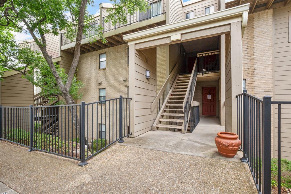 Primary Photo - 1135 Barton Hills Dr