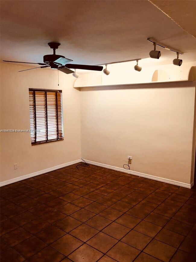 Foto del edificio - 4724 SW 64th Ct
