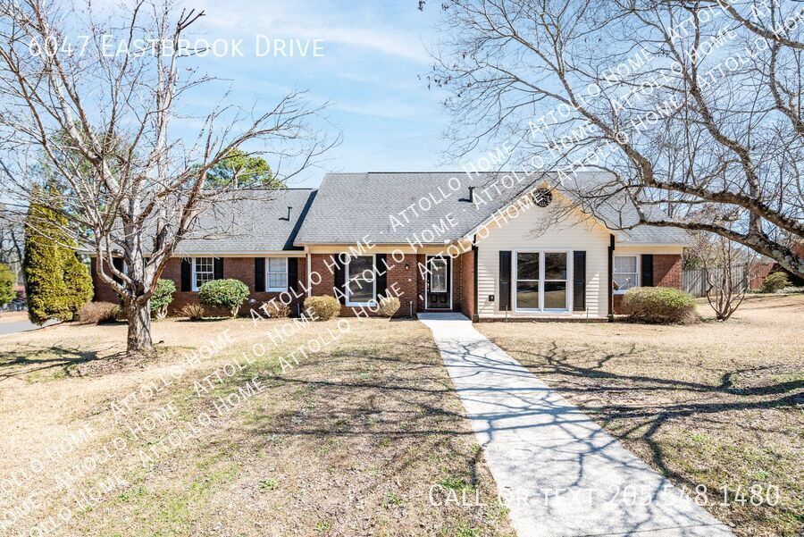 Foto principal - 6047 Eastbrook Dr