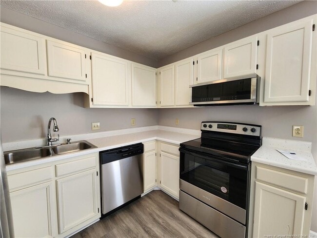 Building Photo - 2908 Rosemeade Dr