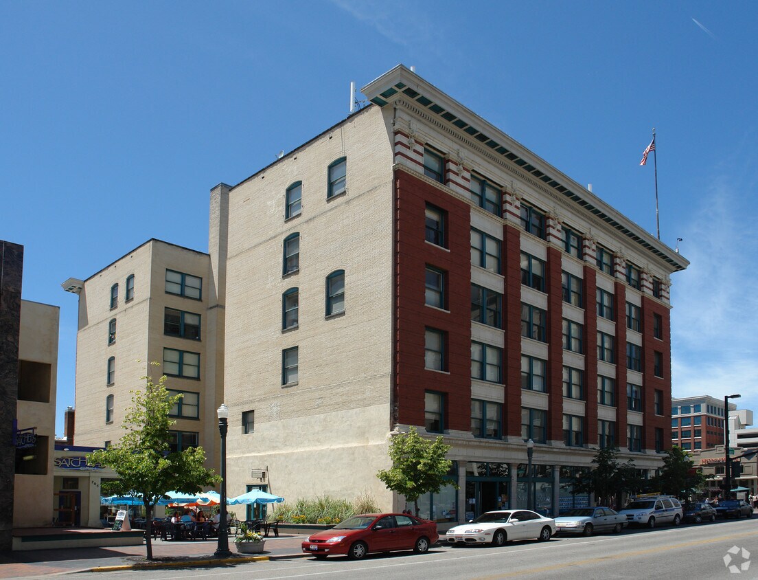 Idaho Building Apartments Boise, ID