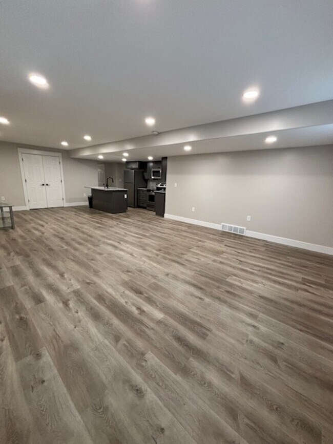 Building Photo - Basement Apartment 518 N 1625 E