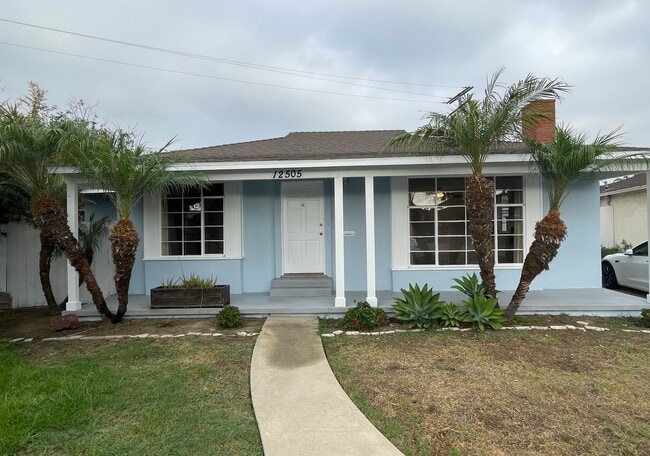 Building Photo - 12505 Manor Dr