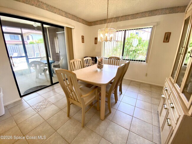 Foto del edificio - 3230 Beach View Way