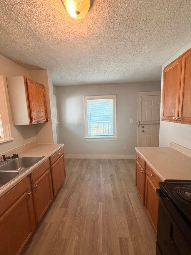 Foto del edificio - 1532 E 51st St